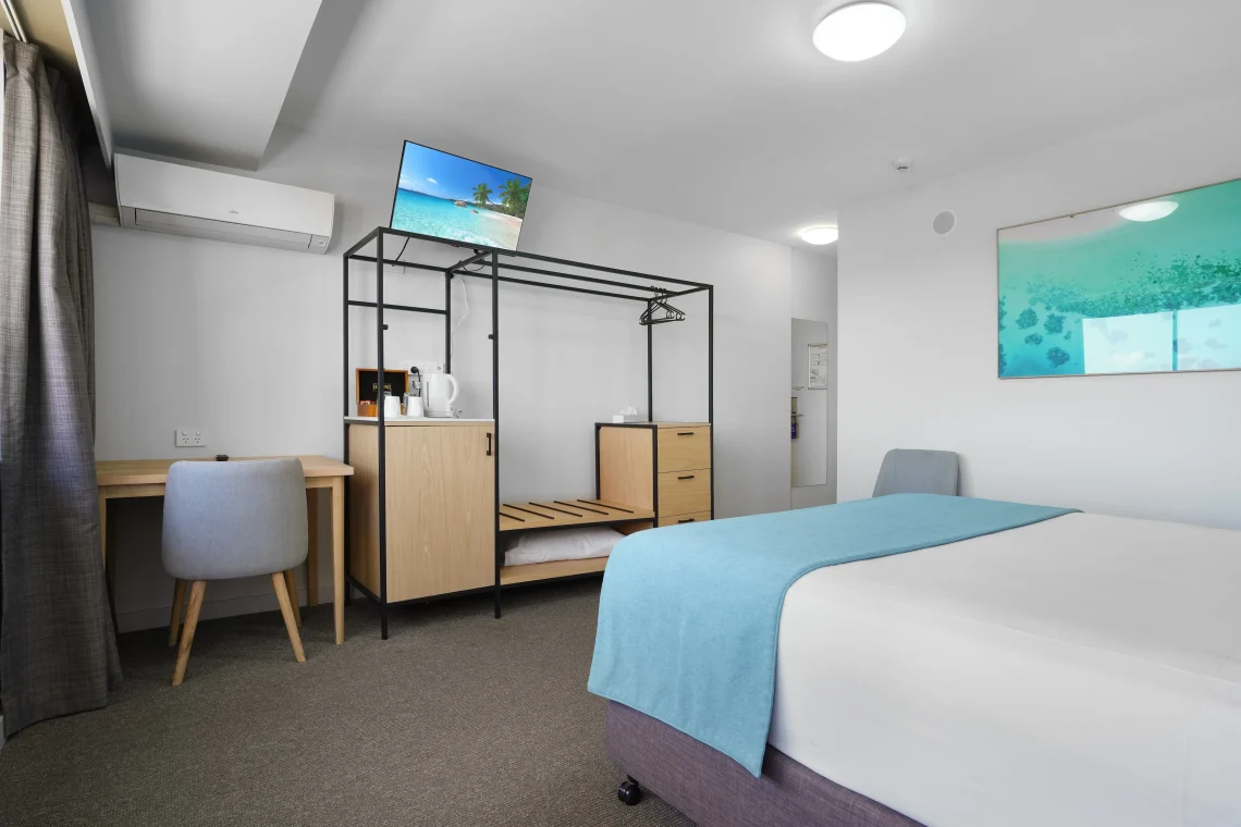 Standard City Side room overlooking Gladstone city
